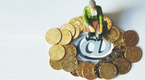 美国CPI数据提振黄金期货触及高点，短线交易者获利了结致收跌