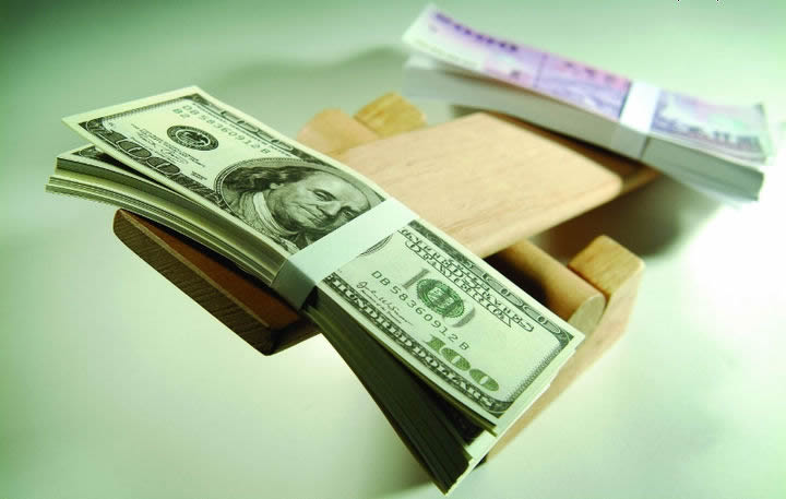 美国CPI意外疲软引发黄金震荡 2026年走势存分歧