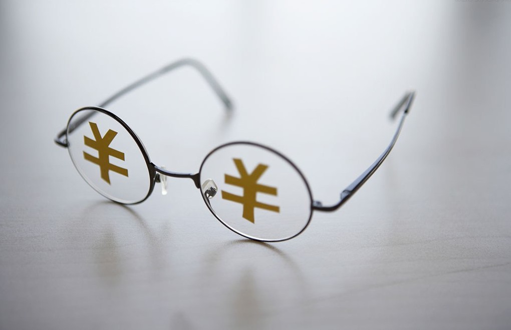 金价自三周高点回落，油价权衡相互冲突的信号