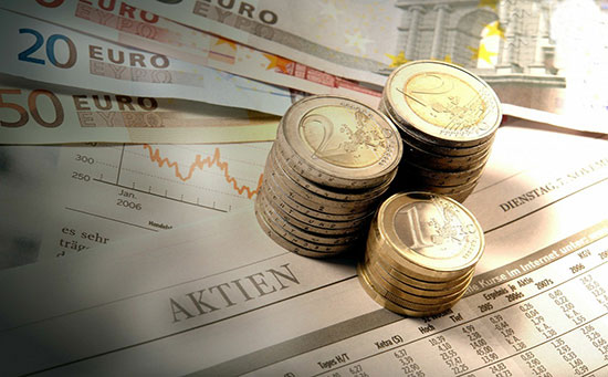 黄金价格震荡，市场聚焦美联储货币政策