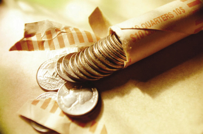 现货黄金2天跌12美元/盎司，逼近1910美元/桶